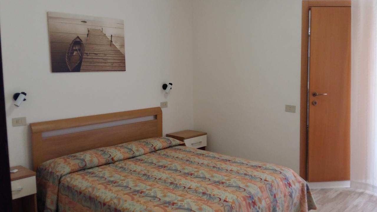 Hotel Augusta Caorle Exteriör bild